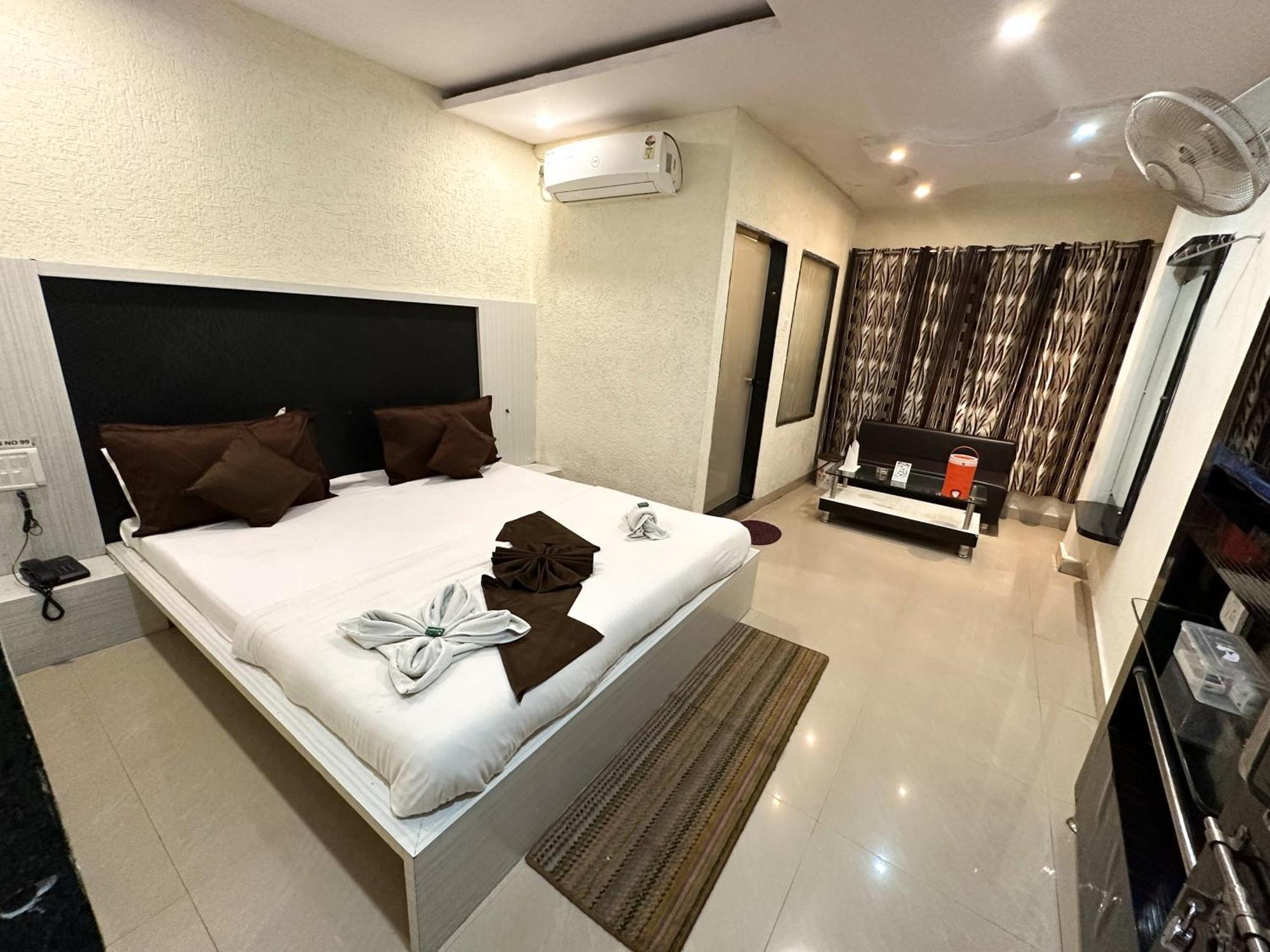 Hotel Payal & Restaurent Пачмарай Экстерьер фото